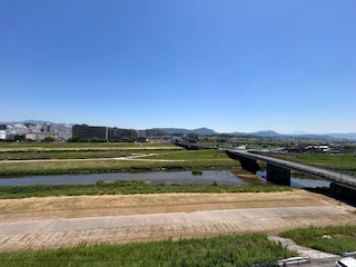 飲食店多数!夏には花火大会が一望できる!眺望良好物件!
