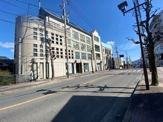 スタイリッシュな内装！バスターミナル近くで好立地！
