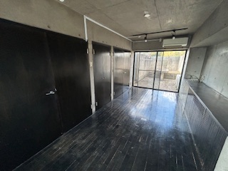 近隣飲食店多数！こだわりの内装！最上階で眺望良好！セカンドハウスにも最適！