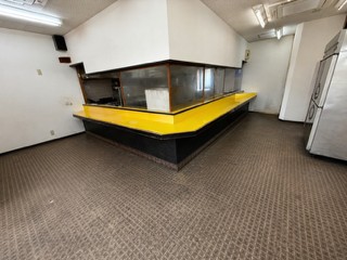 広々駐車場完備！R２０１号バイパス付近でアクセス良好！飲食店可！！！