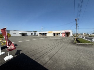 広々駐車場完備！R２０１号バイパス付近でアクセス良好！飲食店可！！！