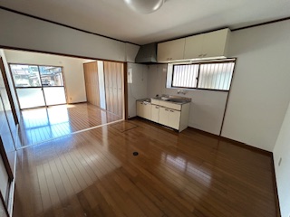 駐車場3台可!ペットと暮らせる平家建て!! 綱分栄町貸家 B号