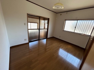 駐車場3台可!ペットと暮らせる平家建て!! 綱分栄町貸家 B号