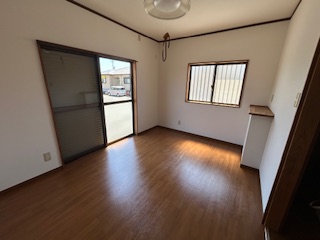 駐車場3台可!ペットと暮らせる平家建て!! 綱分栄町貸家 B号