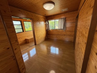 地下ガレージ（電動シャッター）・庭付き30帖リビング。国道200号・201号バイパスそばで好立地！