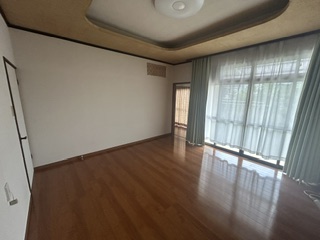 部屋数多数5DK！庭付き平屋戸建て！