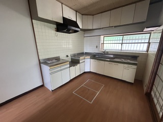 5DK広々の戸建て！小中学校徒歩圏内！子育て世代に最適