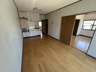 シャッター付きガレージ1台込み！！近隣商業施設多数！